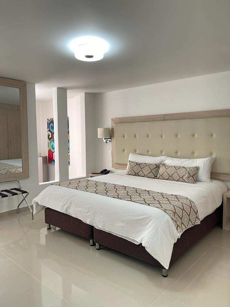 Hotel Juan Maria Tuluá Екстериор снимка